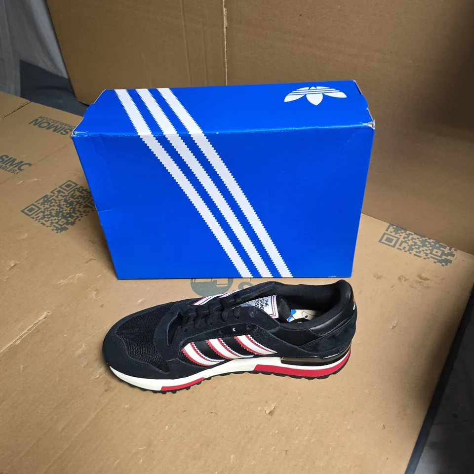 MANCHESTER UNITED / STONE ROSES ADIDAS TRAINERS - UK SIZE 8 