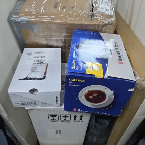 APPROXIMATELY 8 ASSORTED DAMAGED ITEMS TO INCLUDE MICROWAVE, MIRROR, FLOOR LAMP, ETC - COLLECTION ONLY