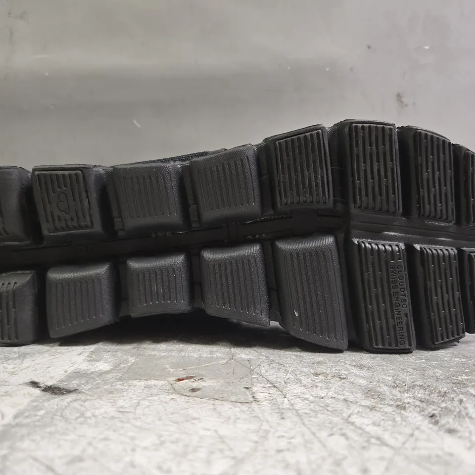 PAIR OF ON SHOES IN BLACK SIZE UK 9