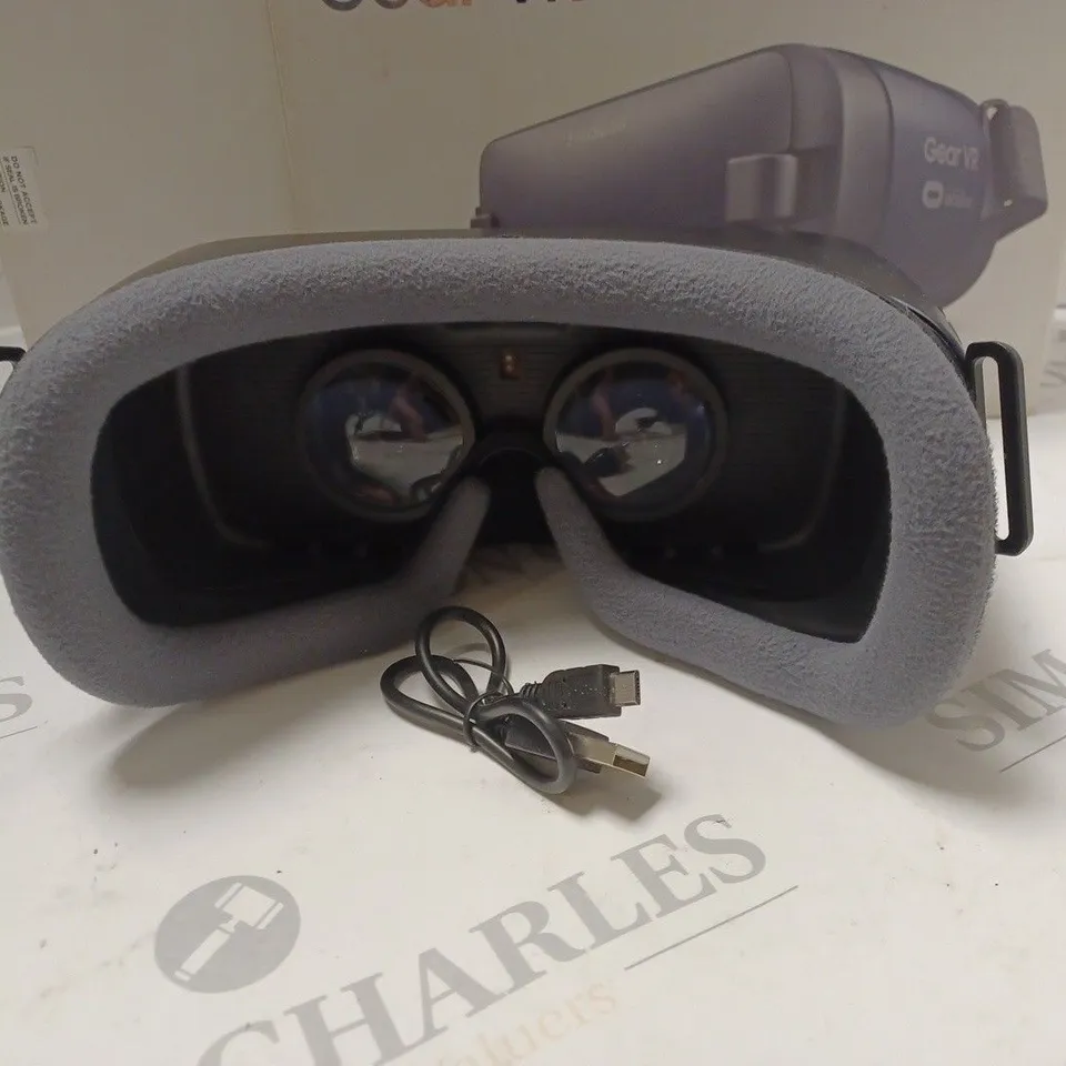 BOXED SAMSUNG GEAR VR