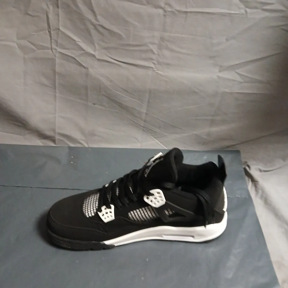 NIKE AIR JORDAN SNEAKERS – BLACK/WHITE - UK 11