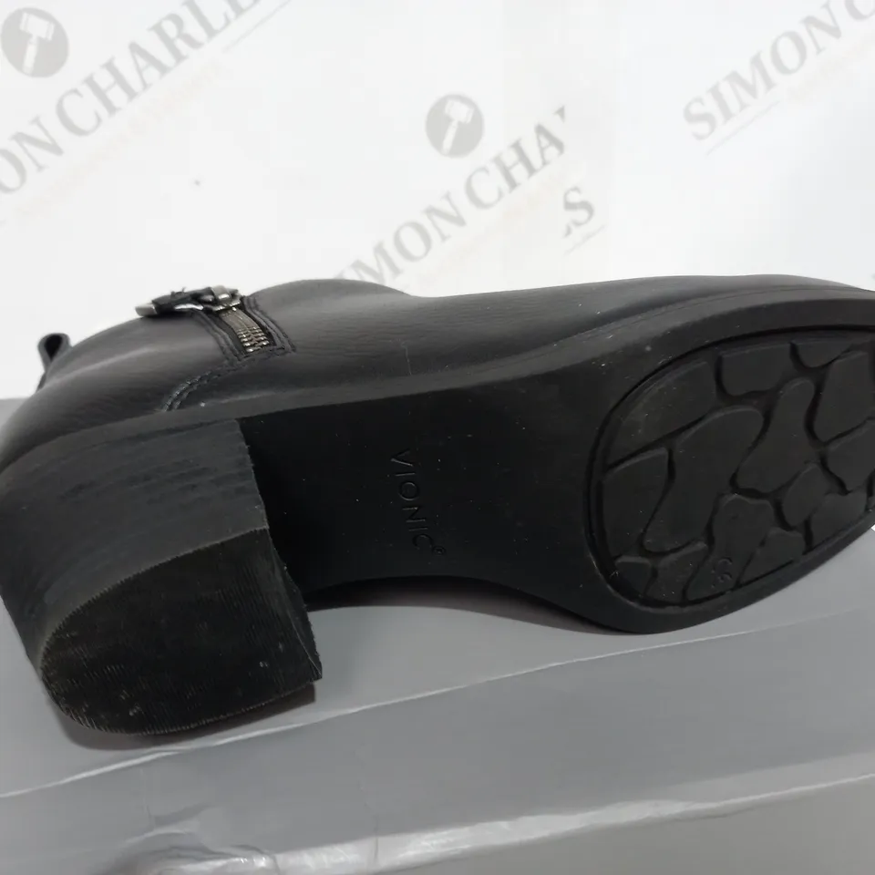 BOXED PAIR VIONIC "CECILY" ANKLE BOOTS IN BLACK, UK SIZE 4.5