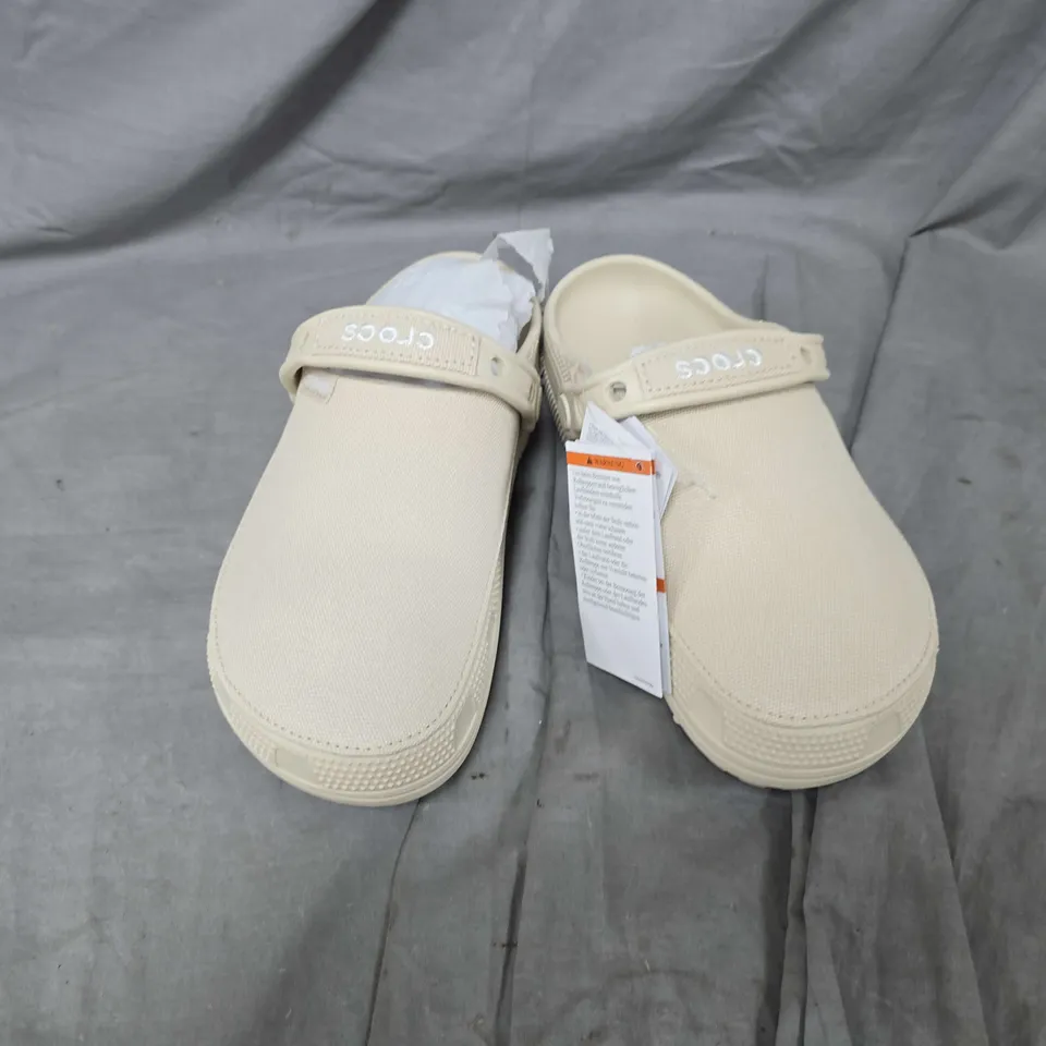 UNBOXED PAIR OF CROCS CLASSIC CRAFTED CLOGS IN BEIGE - UK M5/W6