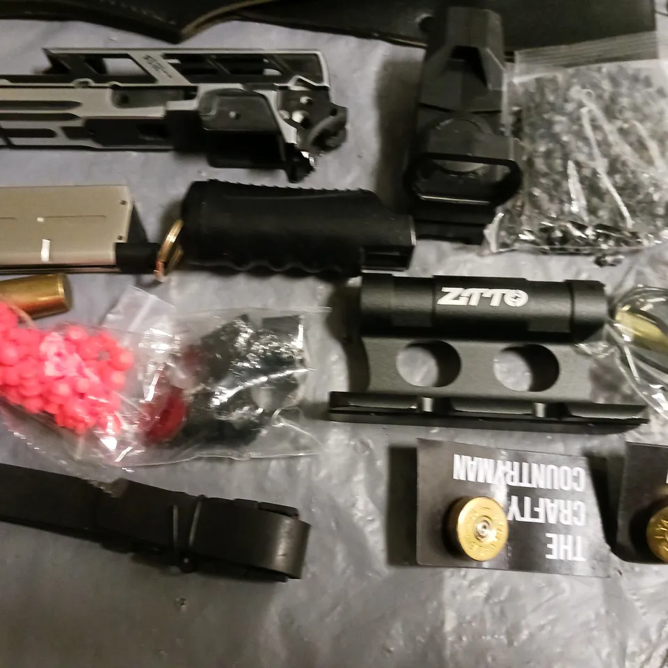 LOT OF ASSORTED SPORTING ACCESSORIES AND BITS TO INCLUDE MAGAZINE, TARGETS SHEATH AND PELLETS