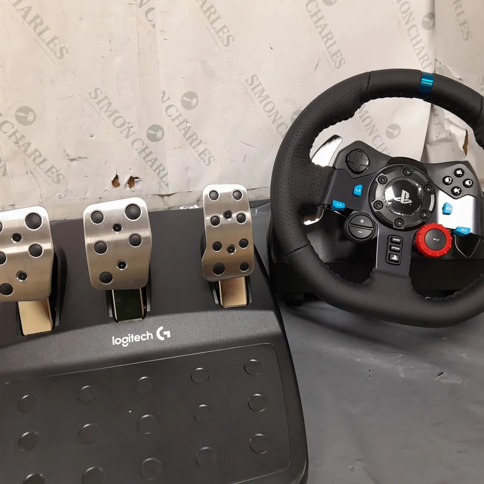 LOGITECH G29 DRIVING FORCE GAMING STEERING WHEEL 