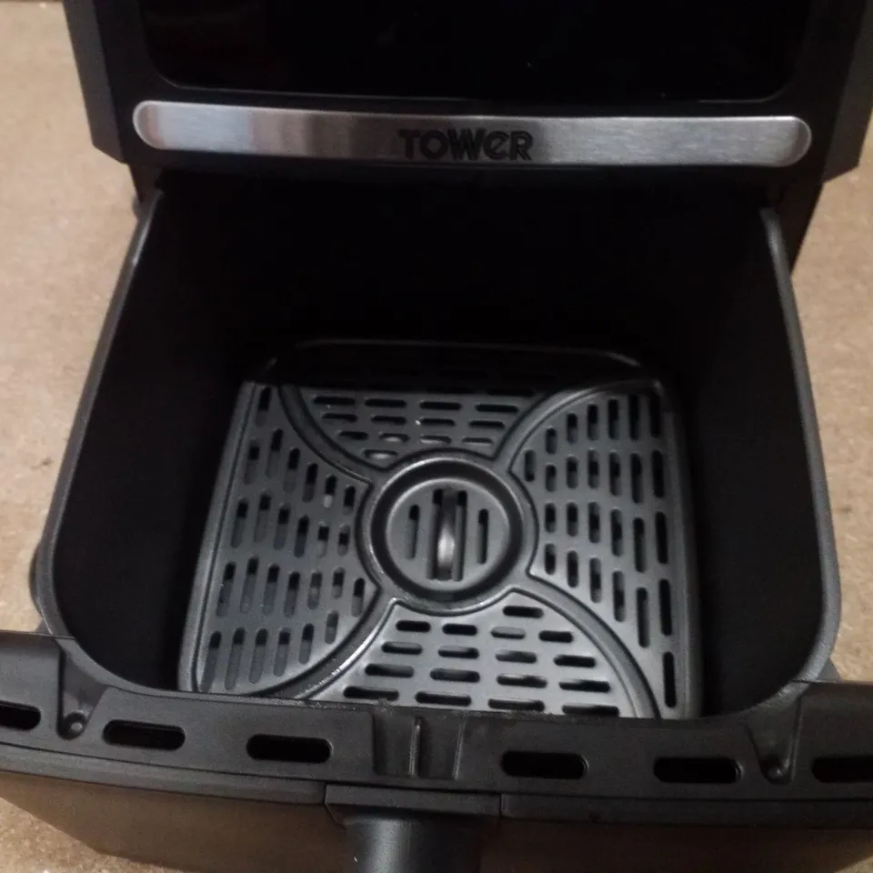 BOXED TOWER 5L DIGITAL AIR FRYER