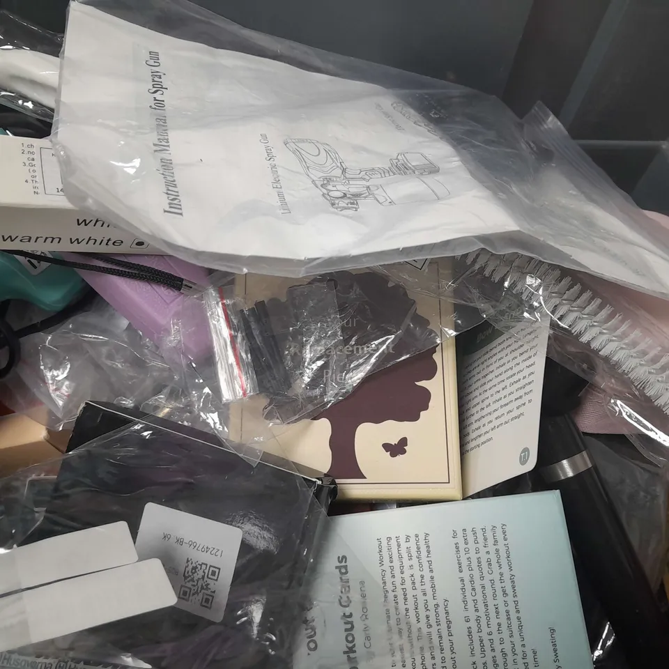 BOX OF APPROXIMATELY 14 ASSORTED ITEMS TO INCLUDE - DRAWING BAG , BROWN EXCLUDING DRAUGHT TAPE , DONG-A FINE TECH ETC