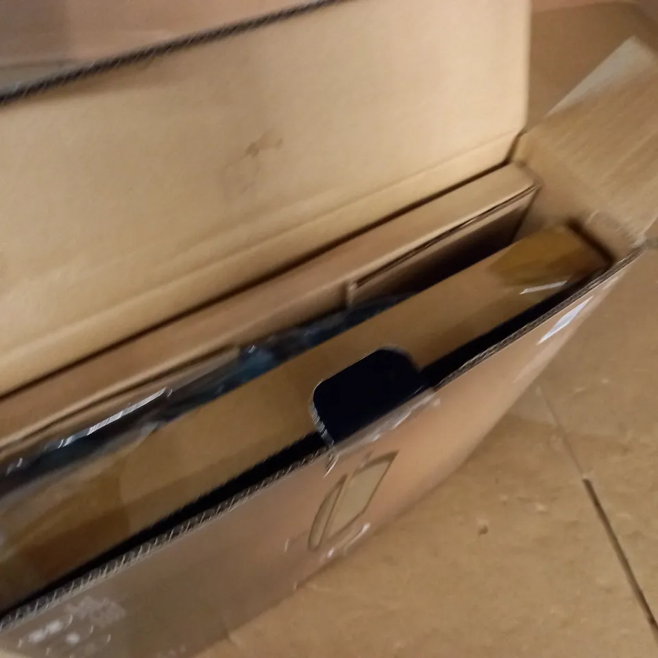 BOXED CAST IRON 31CM SHALLOW CASSEROLE DISH WITH LID