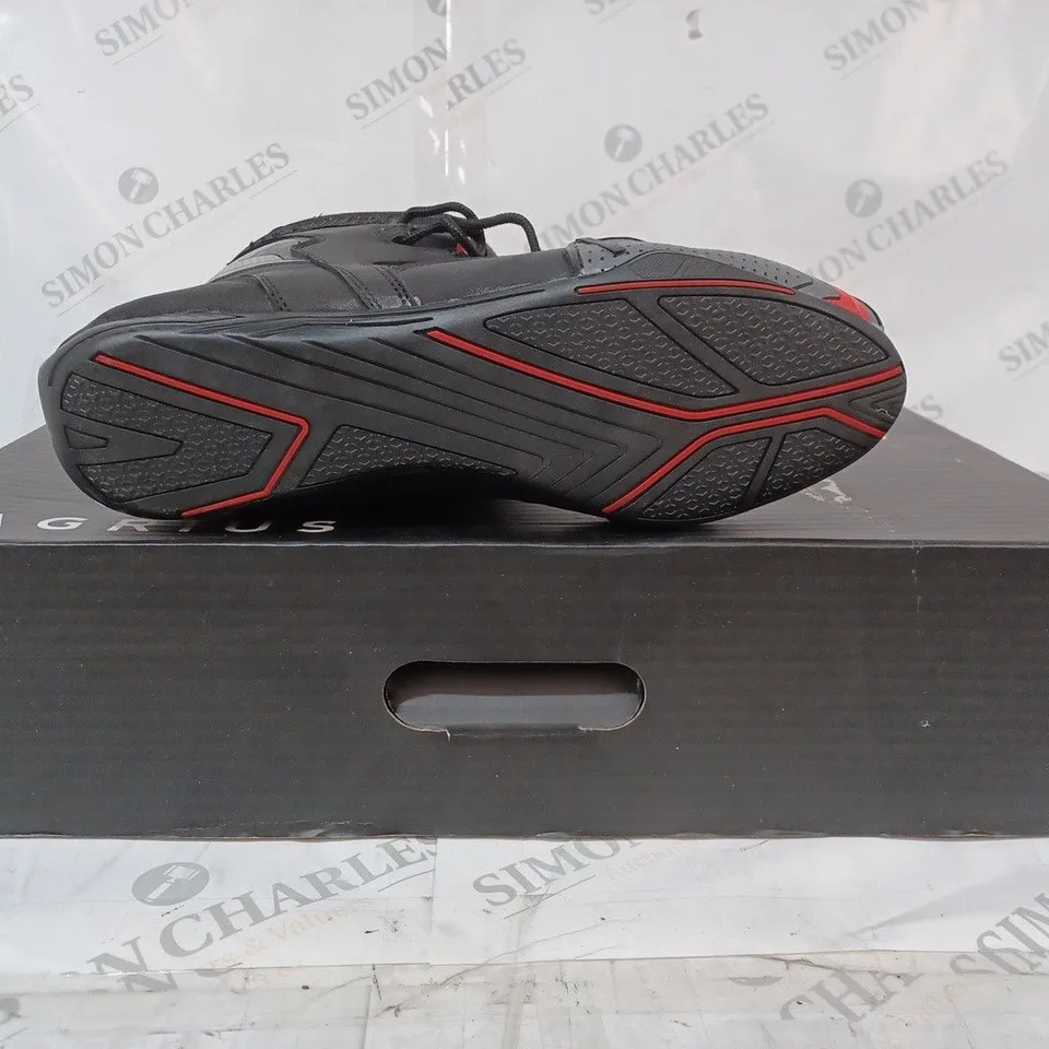 BOXED PAIR OF AGRIUS CIRCUIT EVO PADDOCK BOOTS IN BLACK/RED UK SIZE 12