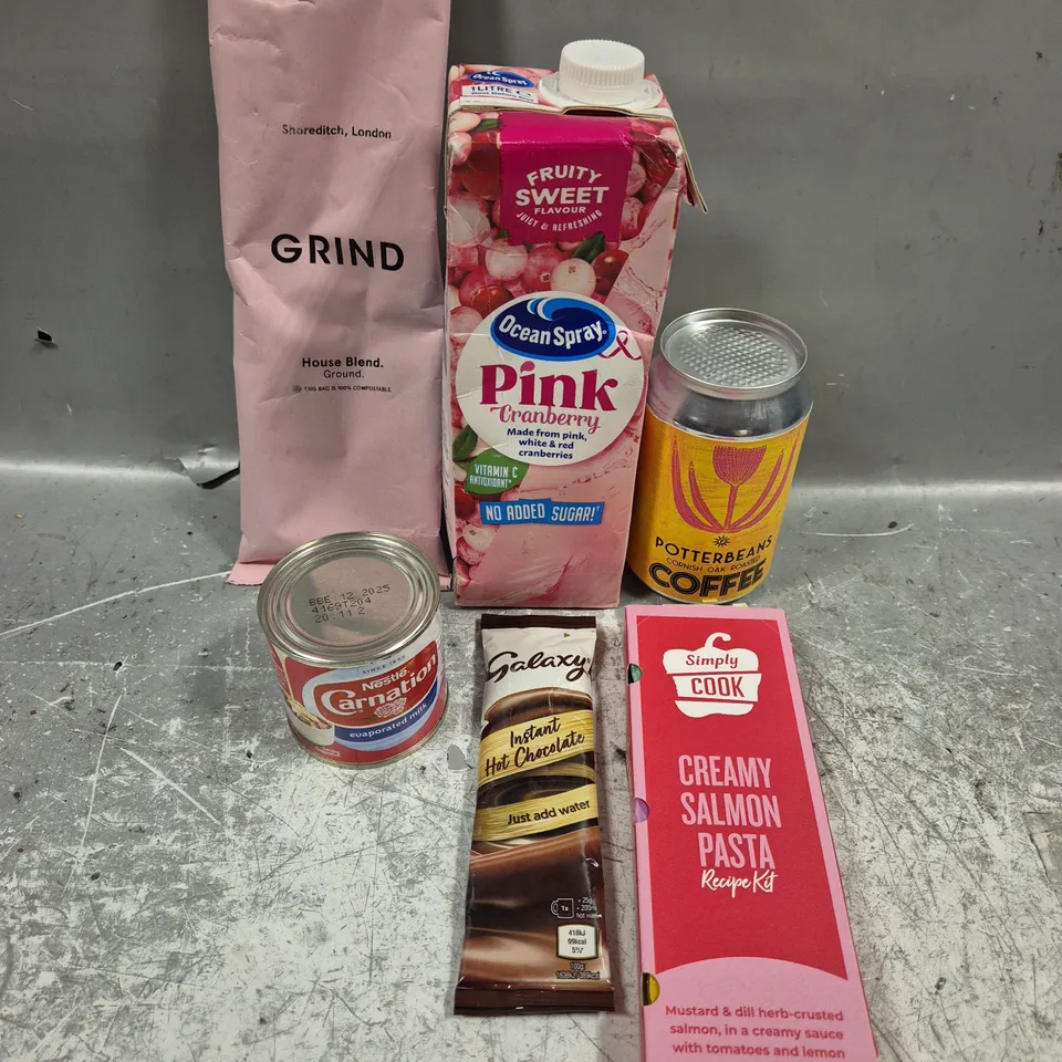 APPROXIMATELY 10 ASSORTED FOOD/DRINK PRODUCTS TO INCLUDE OCEAN SPRAY CRANBERRY DRINK, SIMPLY COOK KIT, GRIND COFFEE ETC 