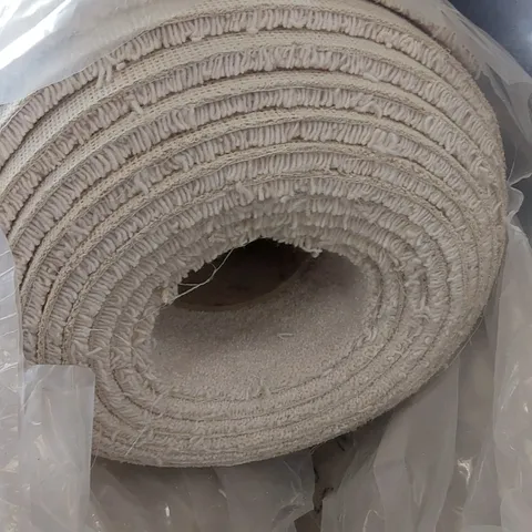 ROLL OF QUALITY DURHAM TWIST DOVER AB CARPET // APPROX: 5 x 7m