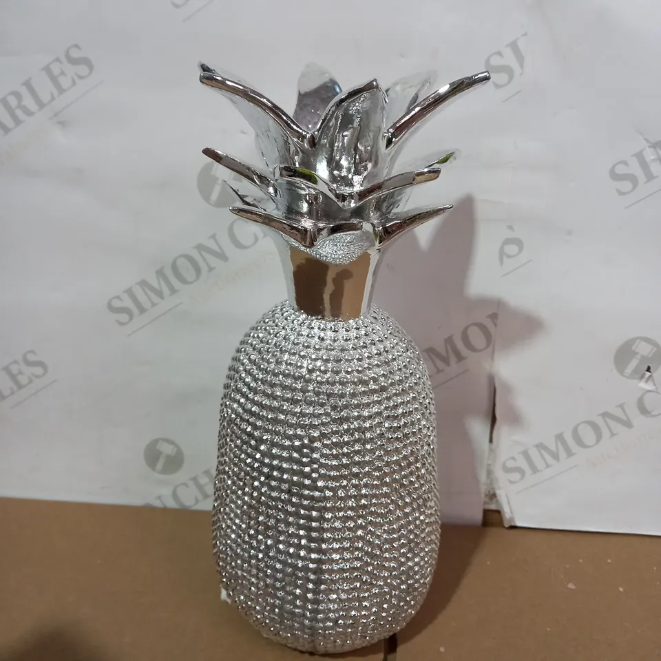 HESTIA DIAMANTE PINEAPPLE ORNAMENT RRP £30