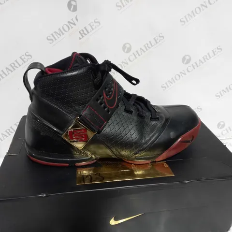 BOXED ZOOMLEBRON V - UK SIZE 12