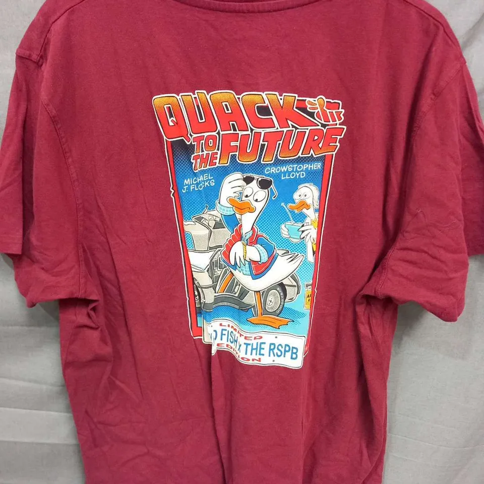 WEIRDFISH QUACK TO THE FUTURE HERITAGE WASH ARTIST TEE RASPBERRY SIZE 2XL