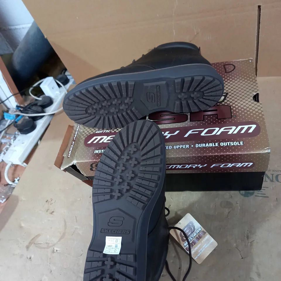 SKECHERS MENS CHOCOLATE LEATHER BOOTS - SIZE 8