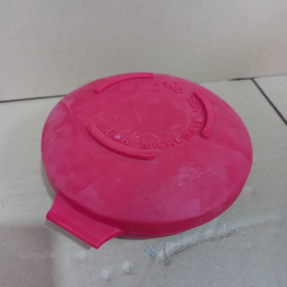 COOK'S ESSENTIALS MICROWAVE GRILL PAN WITH SILICONE COVER - RED