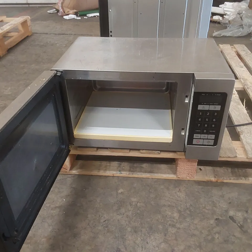 BUFFALO GK642 1100W COMMERCIAL MICROWAVE OVEN