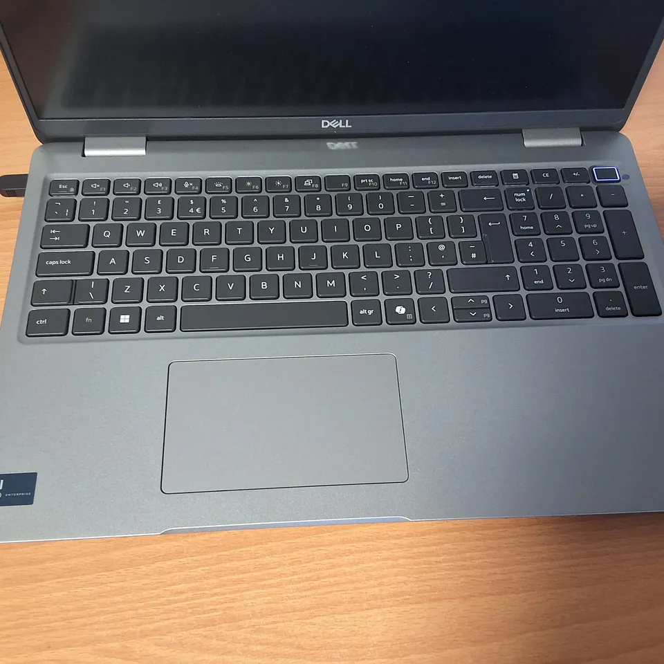 DELL LATITUDE 5550 INTEL VPRO ENTERPRISE LAPTOP IN SILVER