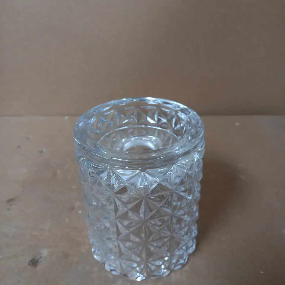 VICTORIA SPARE GLASS LIGHT SHADE 