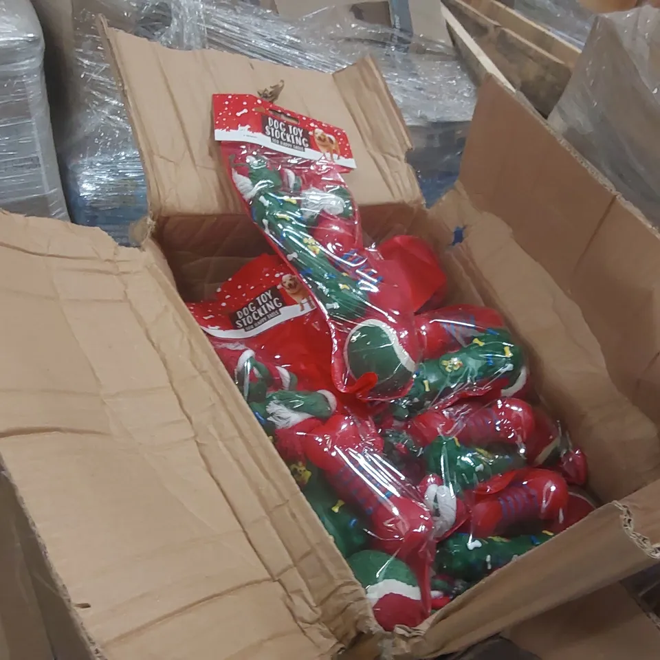 PALLET TO CONTAINING A VERY LARGE QUANTITY OF ASSORTED ITEMS INCLUDING: GAMES HUB FROGS FEEDING FRENZY GAMES, WEIRD SCIENCE PARTY SLIME KITS, DOG TOY CHRISTMAS STOCKINGS, DOG TREAT FEEDERS ECT