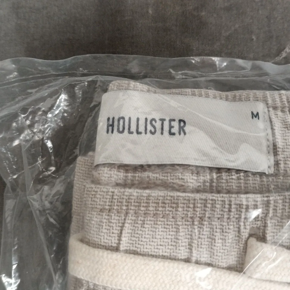 BAGGED HOLLISTER LINEN-BLEND PULL-ON SHORT - SIZE M, BEIGE (ORIGINAL PACKAGING)