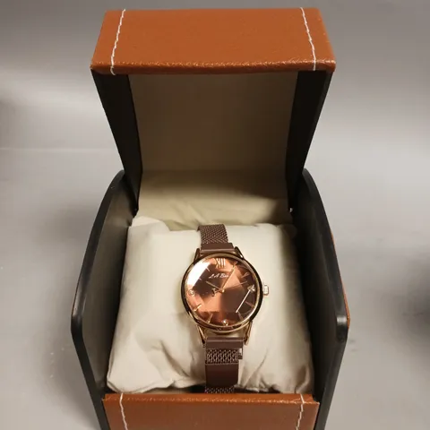 LADIES LA BANUS WATCH – QUARTZ MOVEMENT – METAL STRAP WITH MAGNETIC CLASP