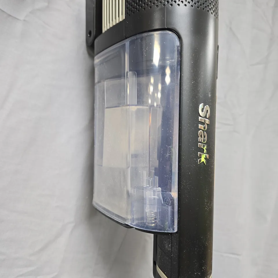 SHARK STRATOS CORDLESS STICK VACUUM – PET PRO MODEL