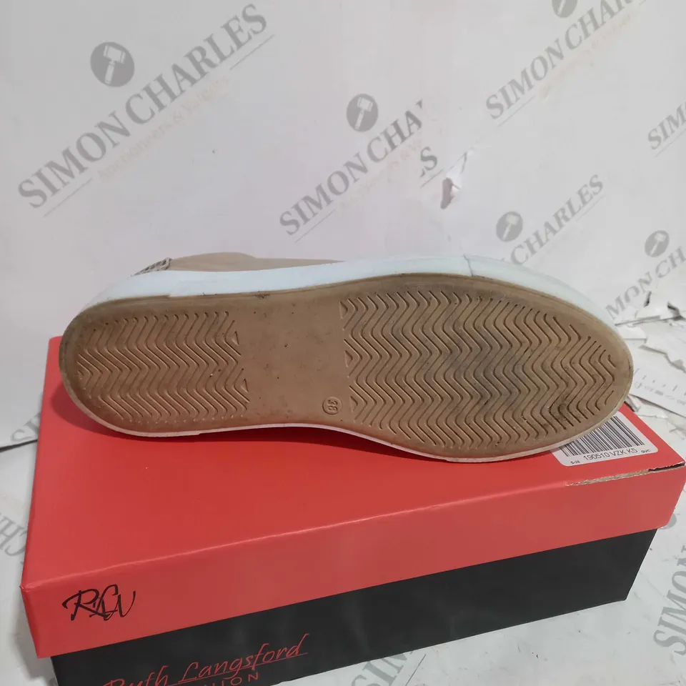 BOXED PAIR OF RUTH LANGSFORD ZIP DETAIL BEIGE LEATHER TRAINERS - SIZE 5