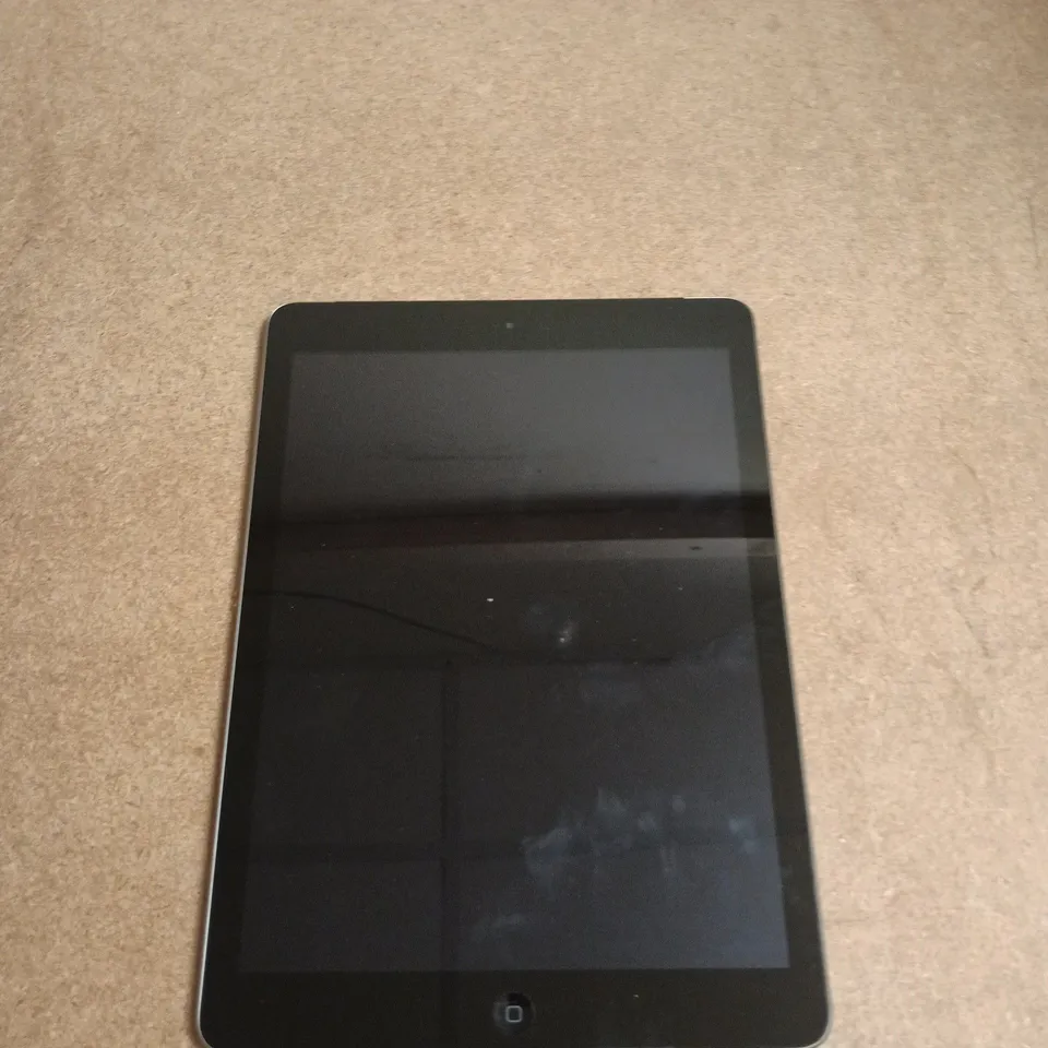 APPLE IPAD AIR 32GB SPACE GREY – CELLULAR, 9.7IN