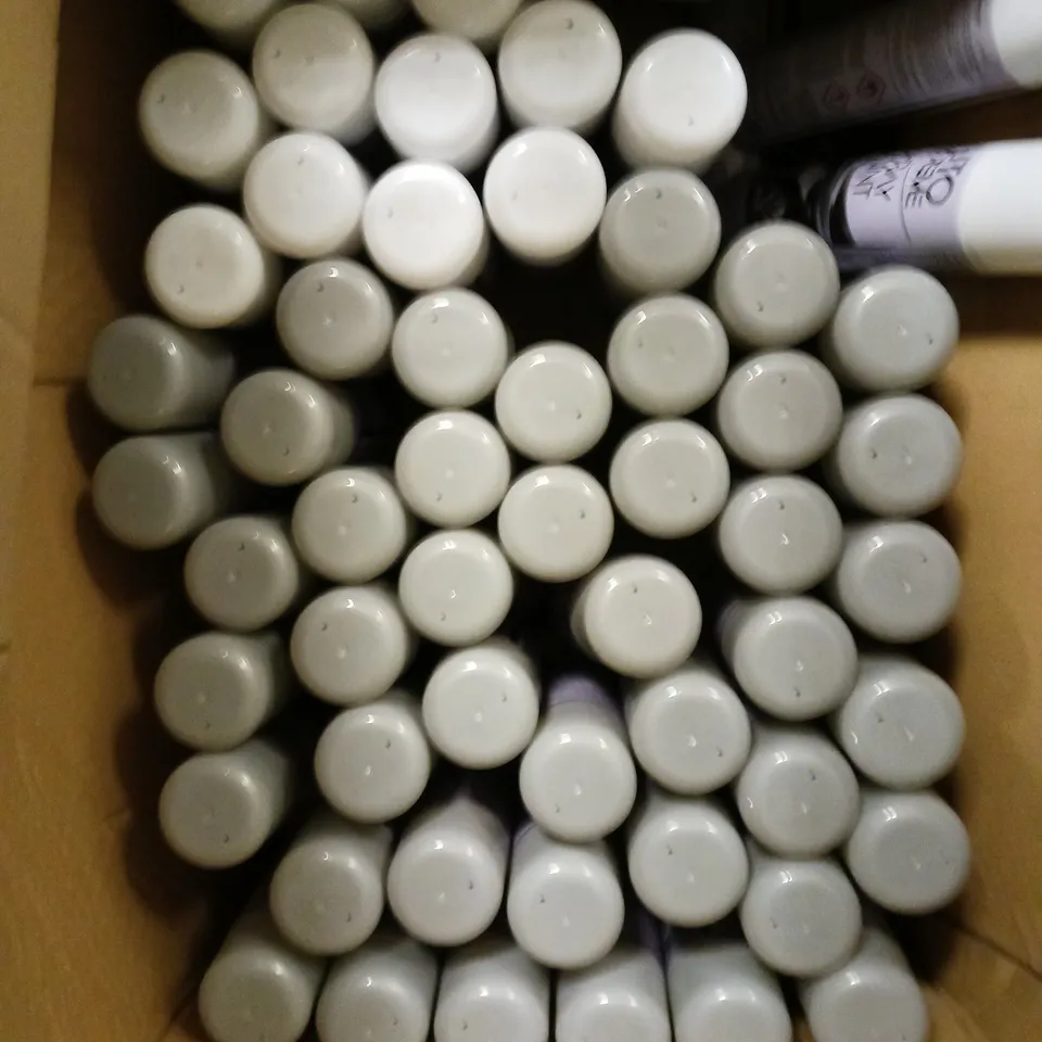 APPROXIMATELY 50 AUTO EXTREME SPRAY PAINTS TO INCLUDE WHITE PRIMER & SILVER WHEEL - COLLECTION ONLY 