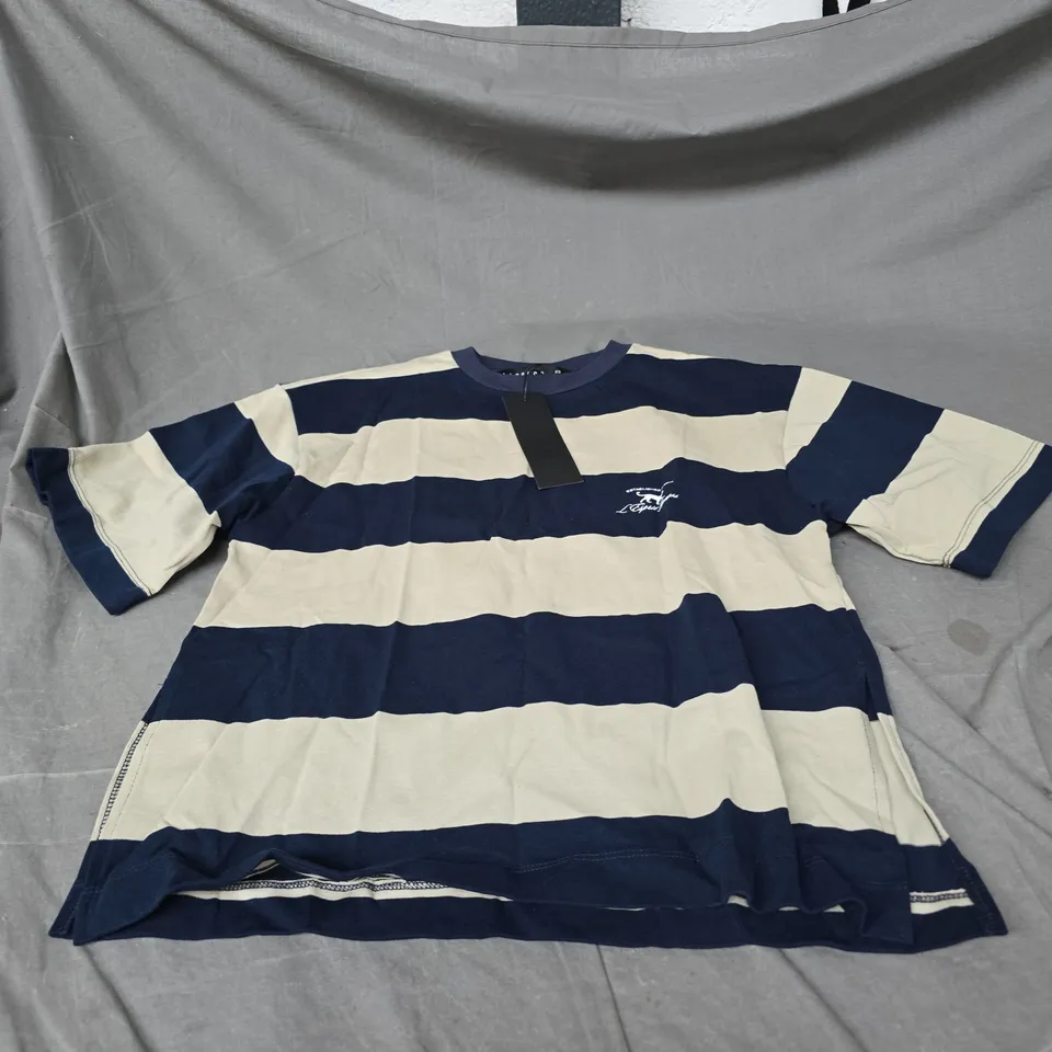 LIONESS EMERGING TEE IN MIDNIGHT SIZE XS