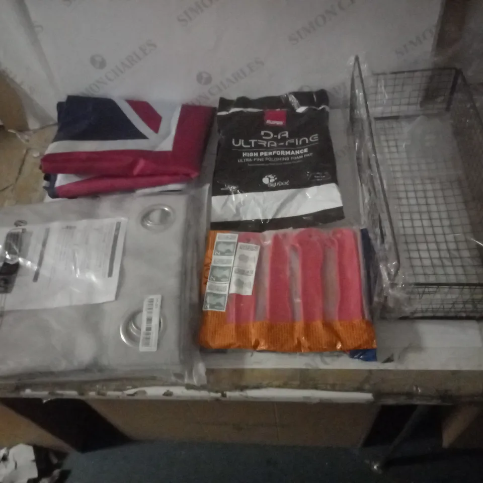 GROUP OF APPROX 5 ASSORTED ITEMS TO INCLUDE FLAG OF MONTSERRAT, BLINDS, SAFETY KNIVES ETC