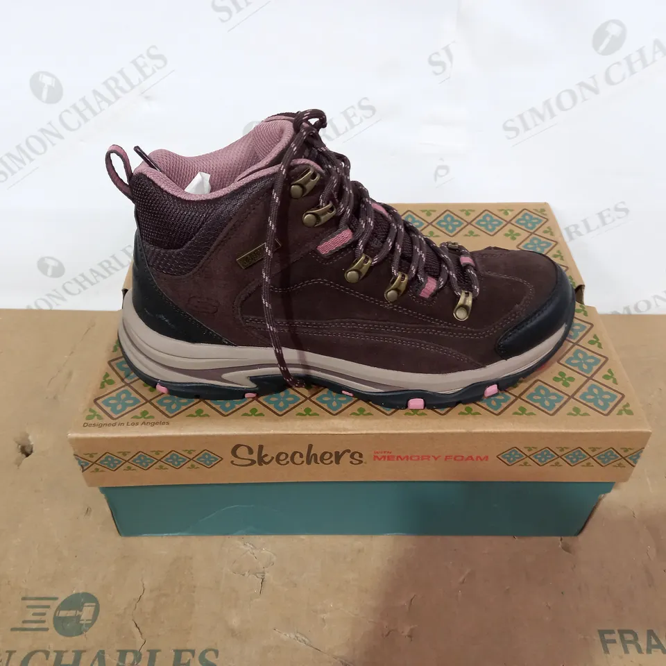 BOXED PAIR OF SKECHERS - SIZE 6