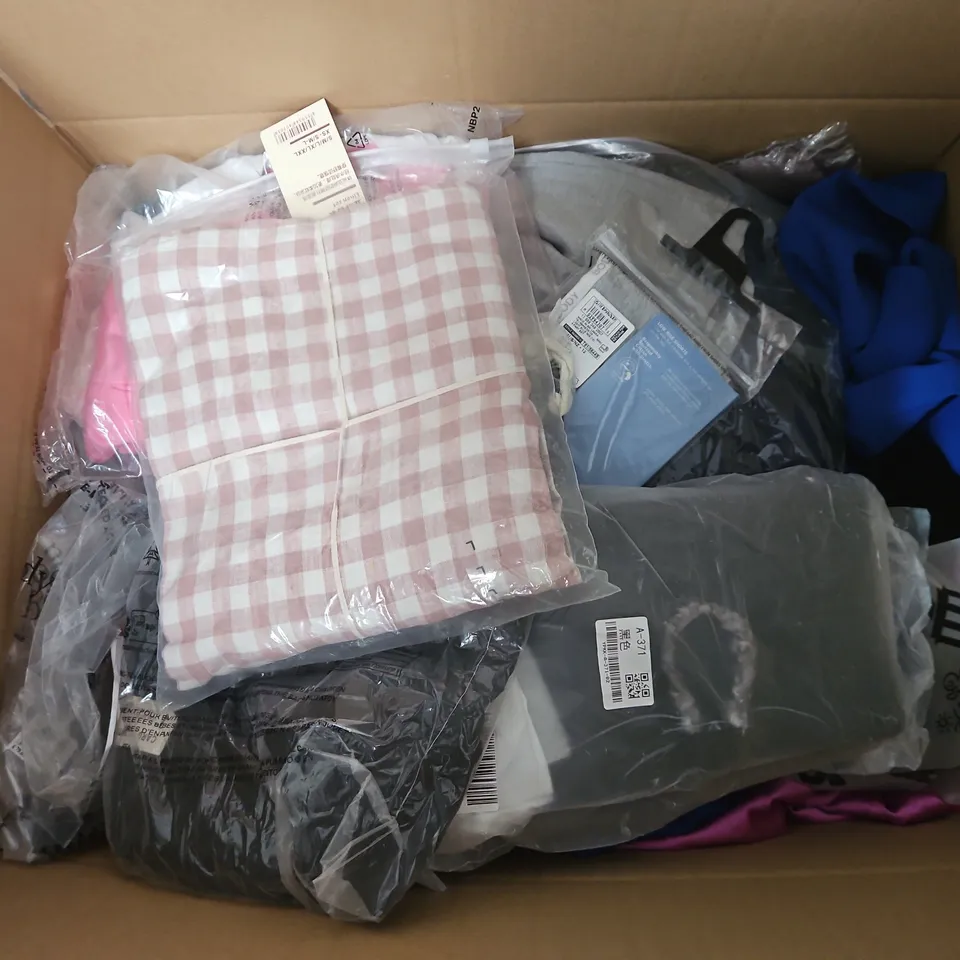 APPROXIMATELY 25 ASSORTED CLOTHING AND FASHION PRODUCTS IN VARIOUS STYLES AND SIZES - COLLECTION ONLY