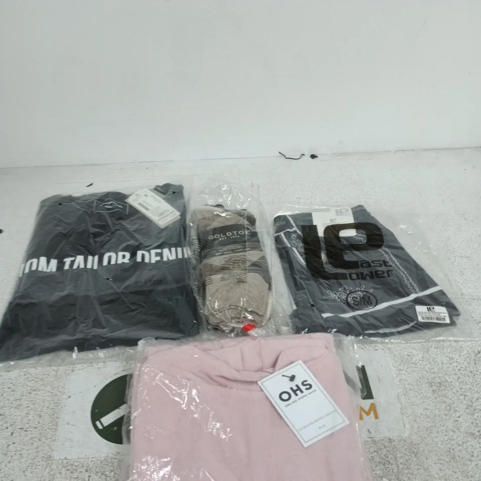 BOX OF APPROXIMATELY 20 ASSORTED ITEMS INCLUDING ONLINE HOME STORE BRUSHED RIB MAXI CARDIGAN, EAST LOWER MEN'S OKTOBERFEST/BAVARIAN BOXER SHORTS AND GOLDTOE SOCKS