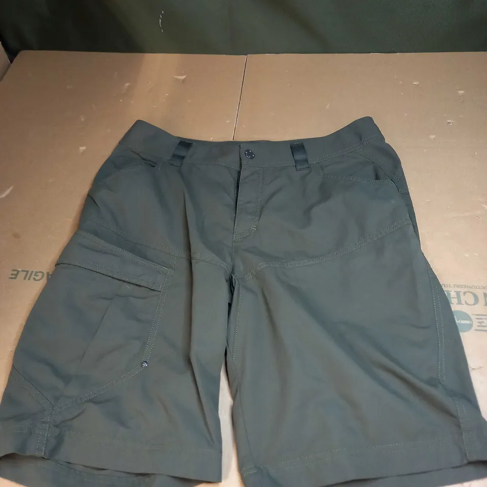  BERGHAUS CARGO SHORTS SIZE 32