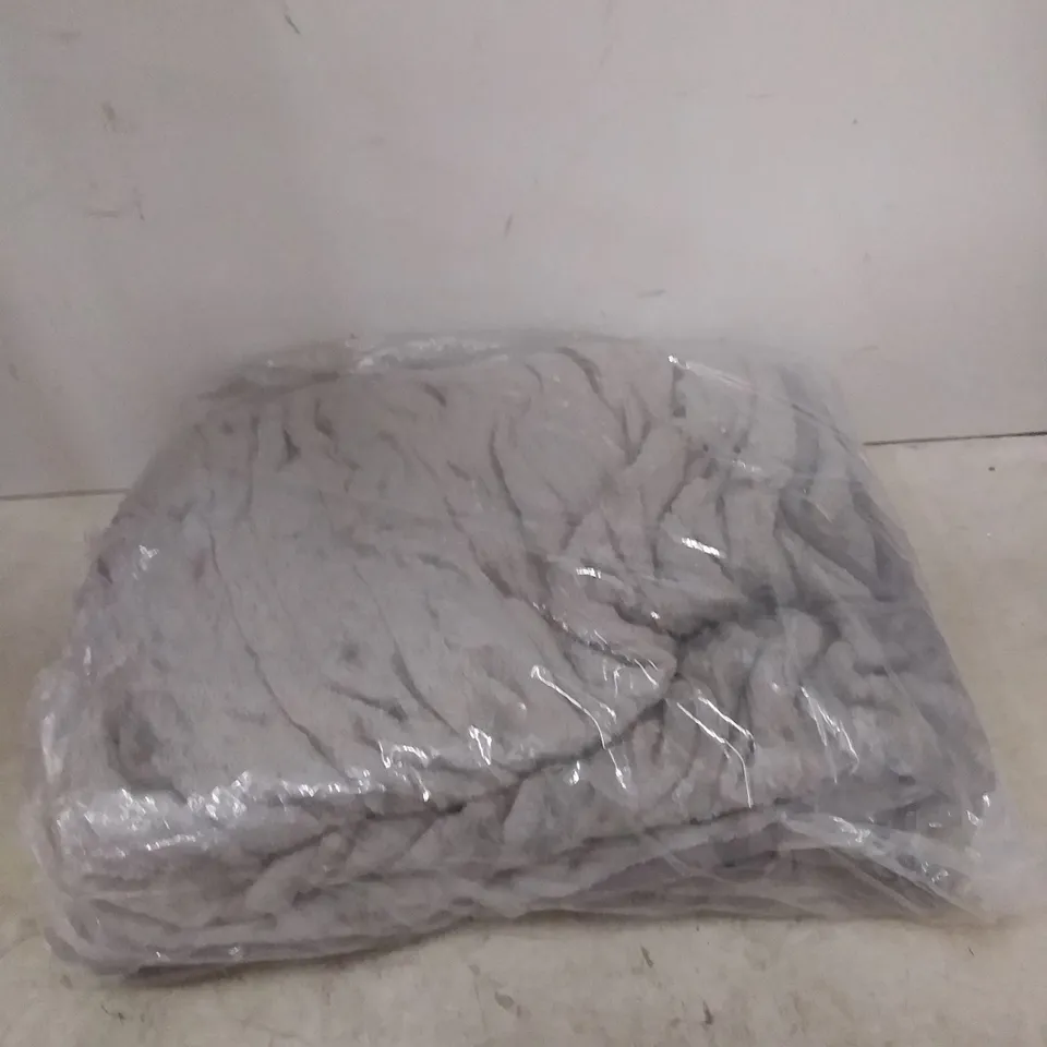 COZEE HOME HEATED PLUSH WASHABLE THROW - SILVER GREY