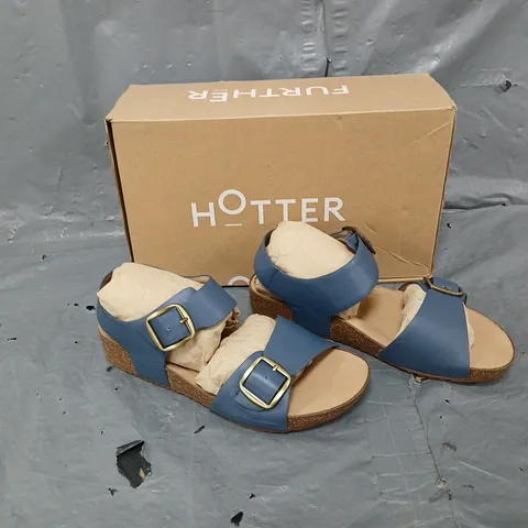 BOXED PAIR OF HOTTER TOURIST II AQUATIC BLUE SANDAL UK 7 