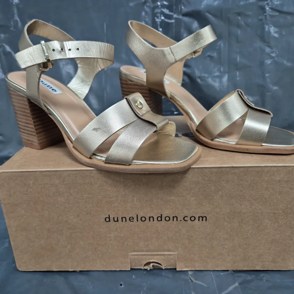 BOXED PAIR OF DUNE LONDON JESSIA SQUARE TOE BLOCK HEEL SANDALS IN GOLD SIZE 3