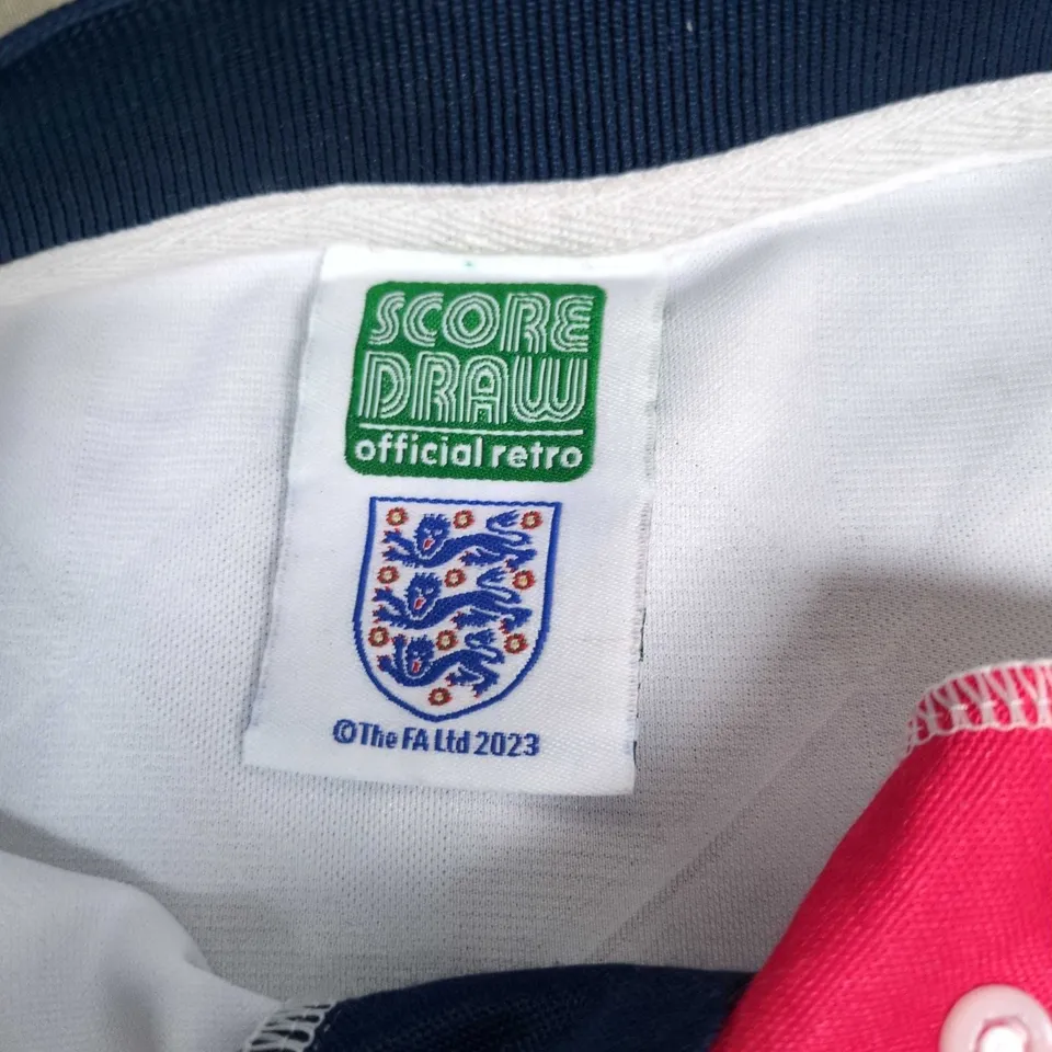 ENGLAND NATIONAL TEAM FOOTBALL SHIRT – SCORE DRAW OFFICIAL RETRO (THE FA LTD 2023)