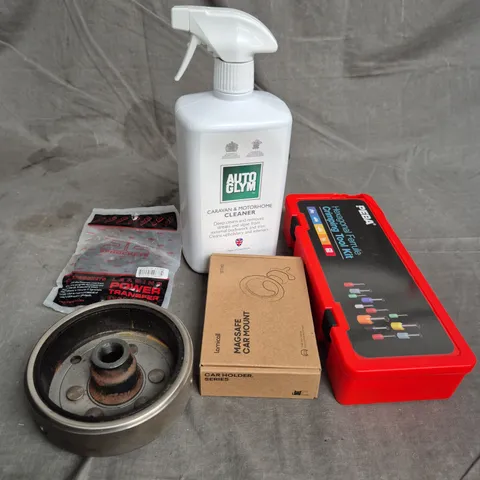 TOTE OF APPROXIMATELY. 20 ASSORTED CAR ITEMS TO INCLUDE CRIMPING TOOL KIT , CARAVAN CLEANER AND ENGINE FLUSH