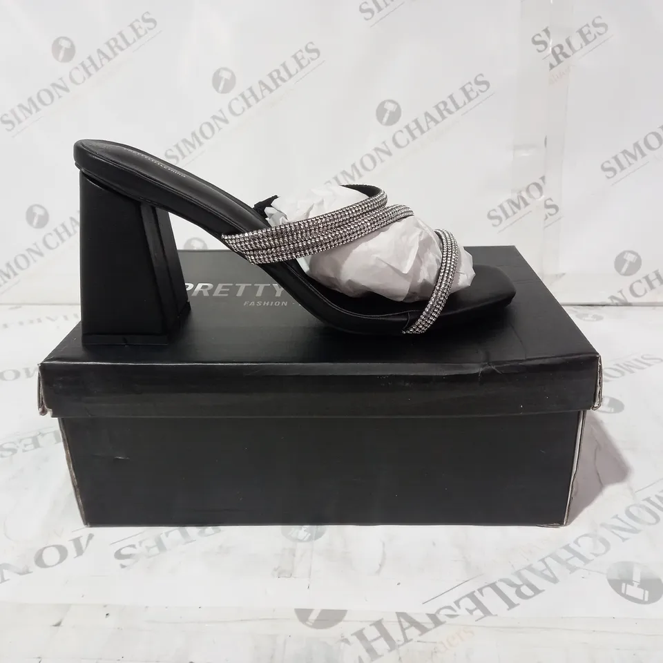 PLT BLACK AQUARE TOE DIAMANTIE STRAP BLACK SIZE 6