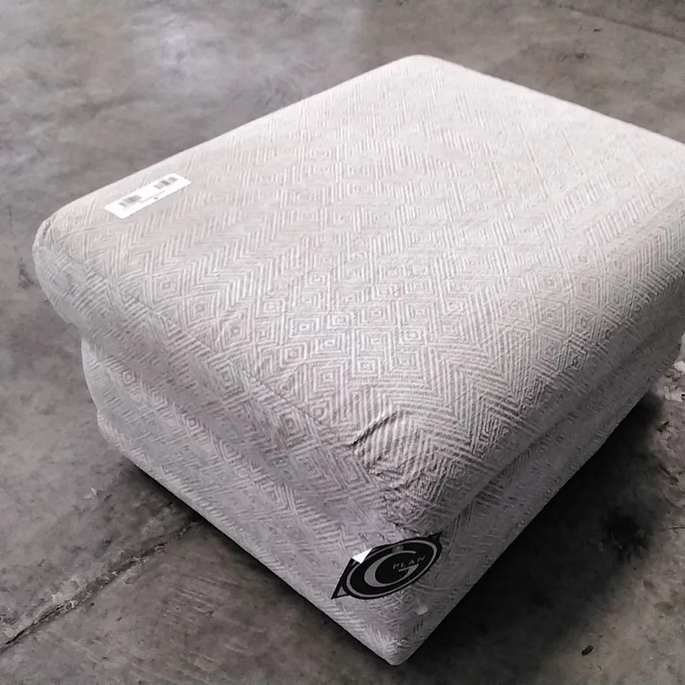 QUALITY BRITISH DESIGNED & MANUFACTURED G PLAN MALVERN STORAGE FOOTSTOOL NEBULAR PEBBLE FABRIC