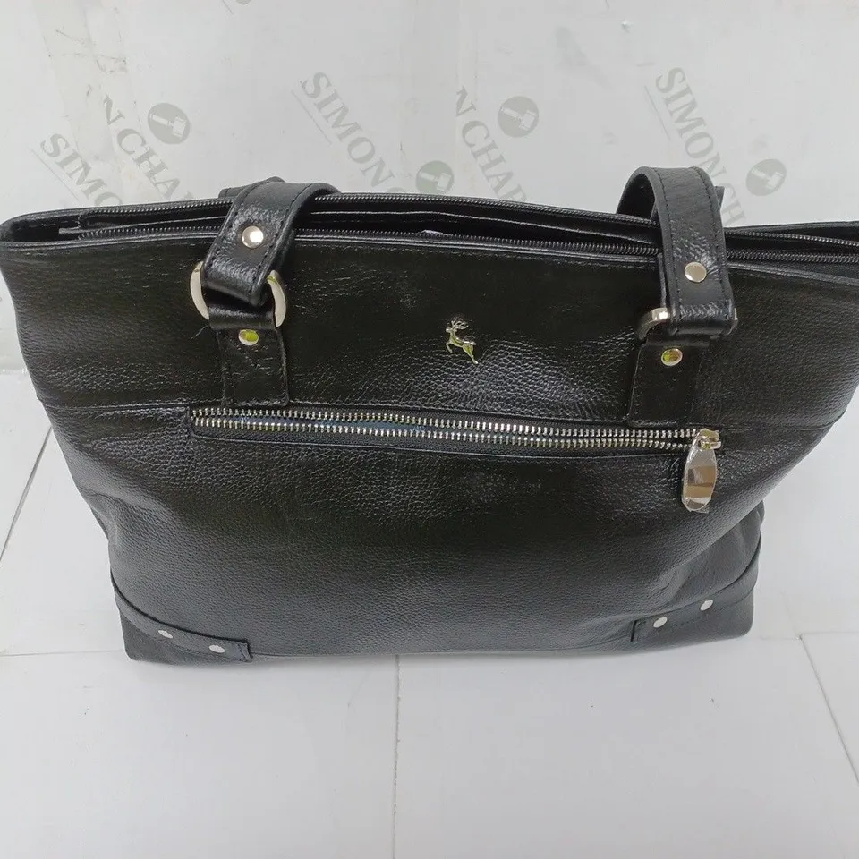 ASHWOOD HANDBAG IN BLACK 