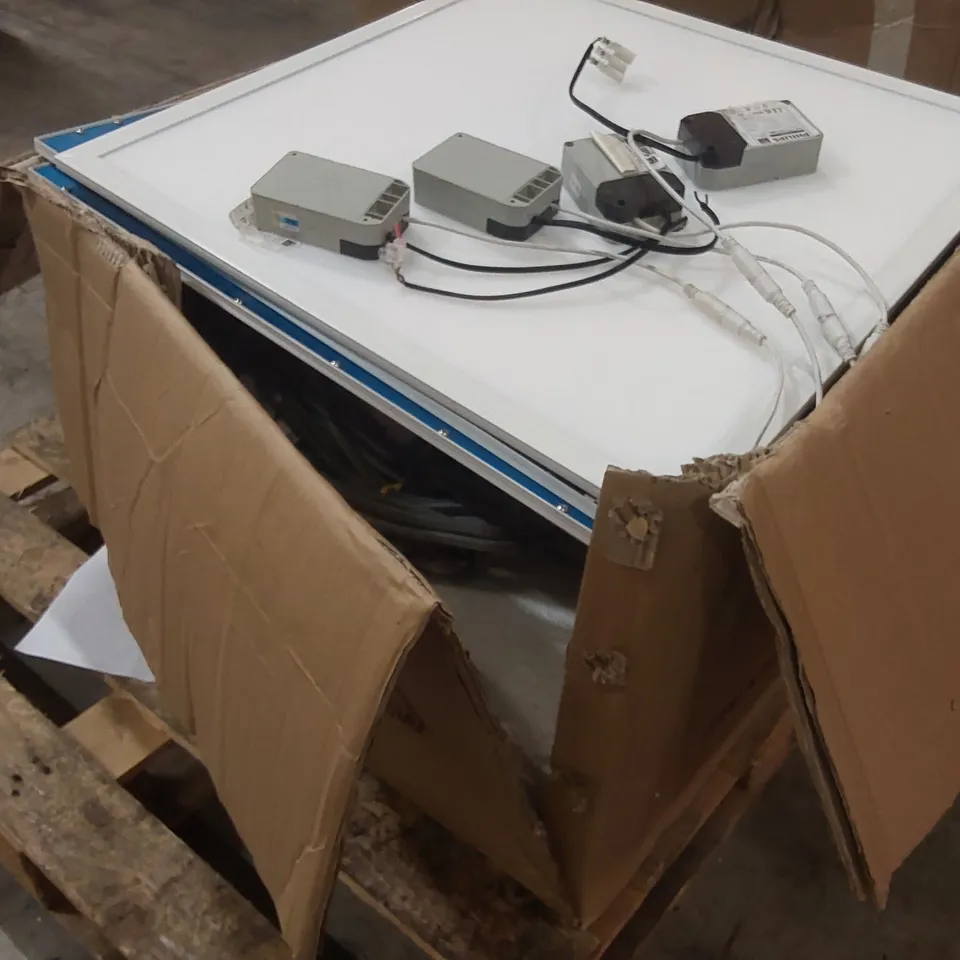 BOX CONTAINING A LARGE ASSORTMENT OF ELECTRICAL PARTS ECT