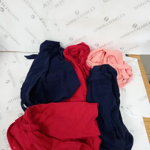 BOX OF ASSORTED CLOTHING ITEMS IN VARIOUS SIZES AND COLOURS 