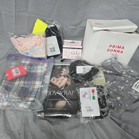 APPROXIMATELY 20 ASSORTED CLOTHING ITEMS IN VARIOUS COLOURS, SIZES, AND STYLES TO INCLUDE BRANDS SUCH AS BODYWRAP SHAPEWEAR, CYBERJAMMIES, NESSA, ETC