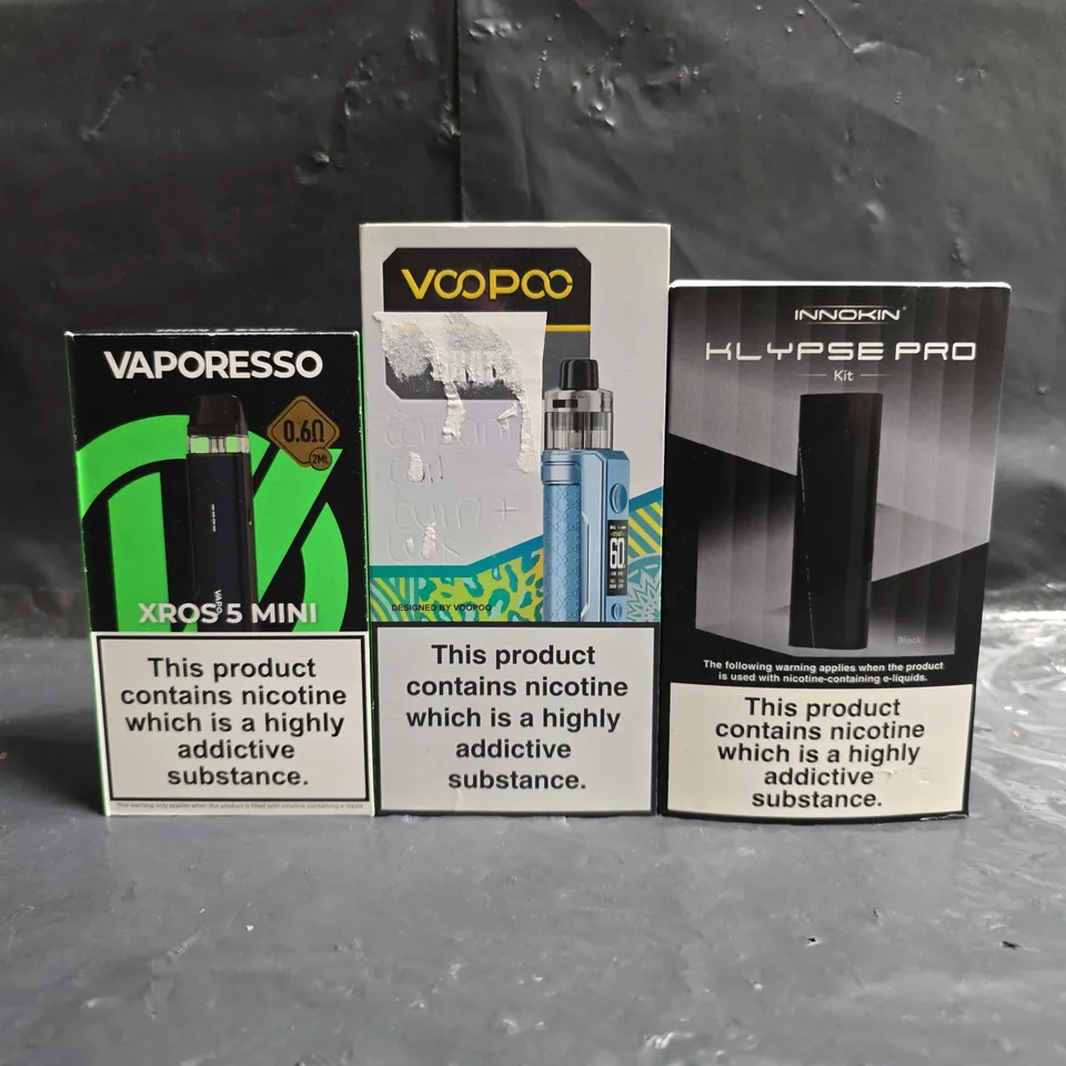 BOX OF APPROXIMATELY 20 ASSORTED E-CIGARETTE AND VAPING PRODUCTS TO INCLUDE VOOPOO, VAPORESSO, INNOKIN, ETC - COLLECTION ONLY