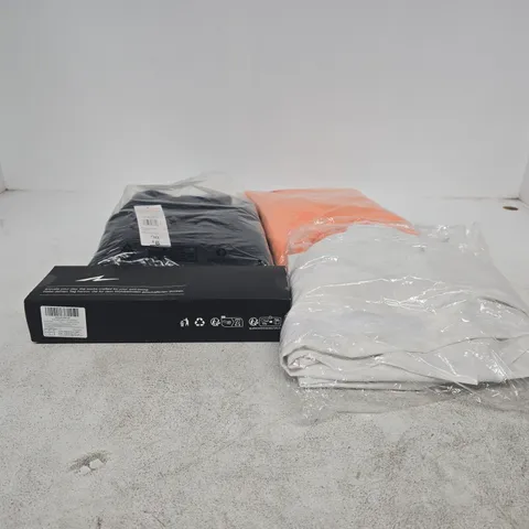 BOX OF APPROXIMATELY 28 ASSORTED CLOTHING ITEMS TO INCLUDE BUSINESS SOCKS (BOXED), F&F ETC