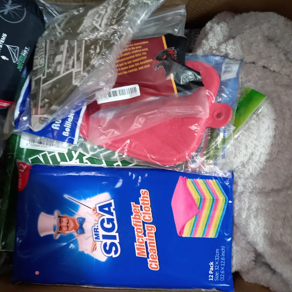 BOX OF APPROXIMATELY 20 ASSORTED HOUSEHOLD ITEMS TO INCLUDE HOT WATER BOTTLE, SUPERLIGHT MICRO NET, ETC